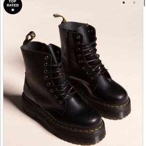 Doc Martens Jadon Platform boots